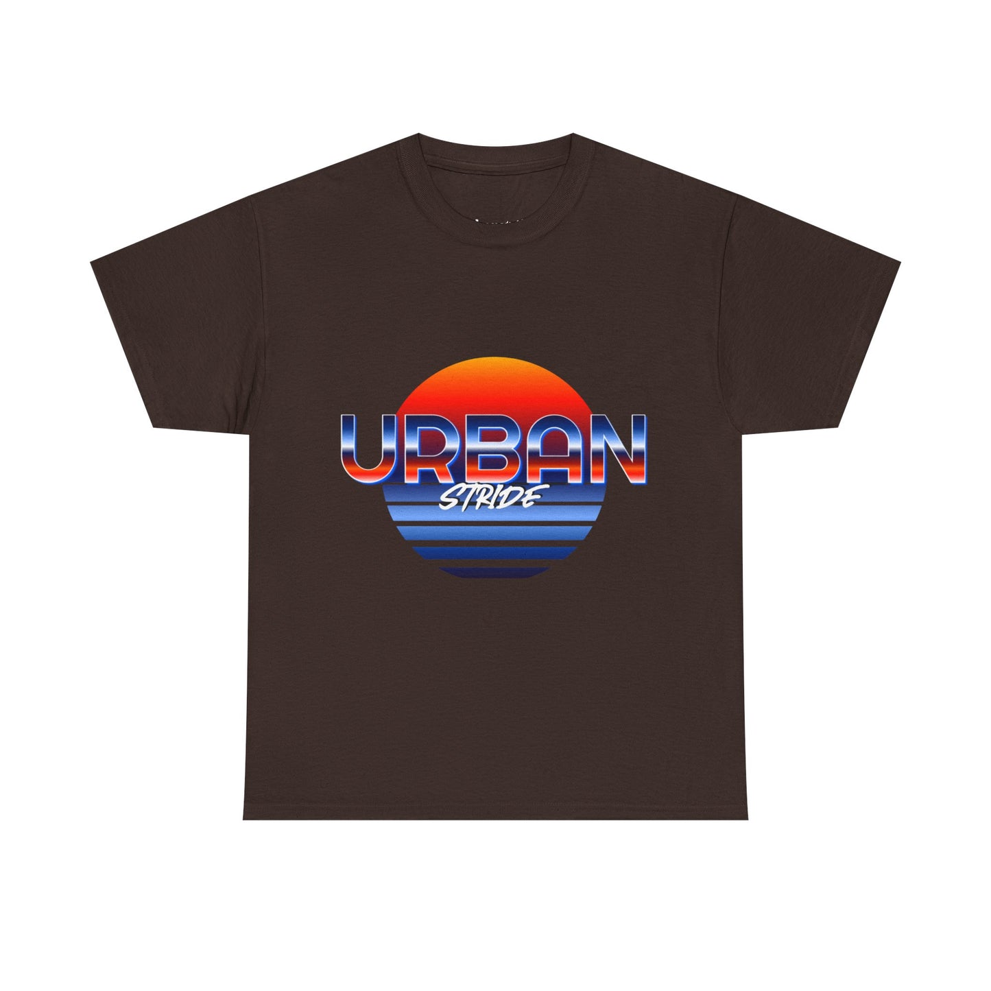 T-shirt con scritta "urbanstride" soleggiata
