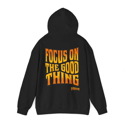 Felpa con scritta "Focus on the good thing"