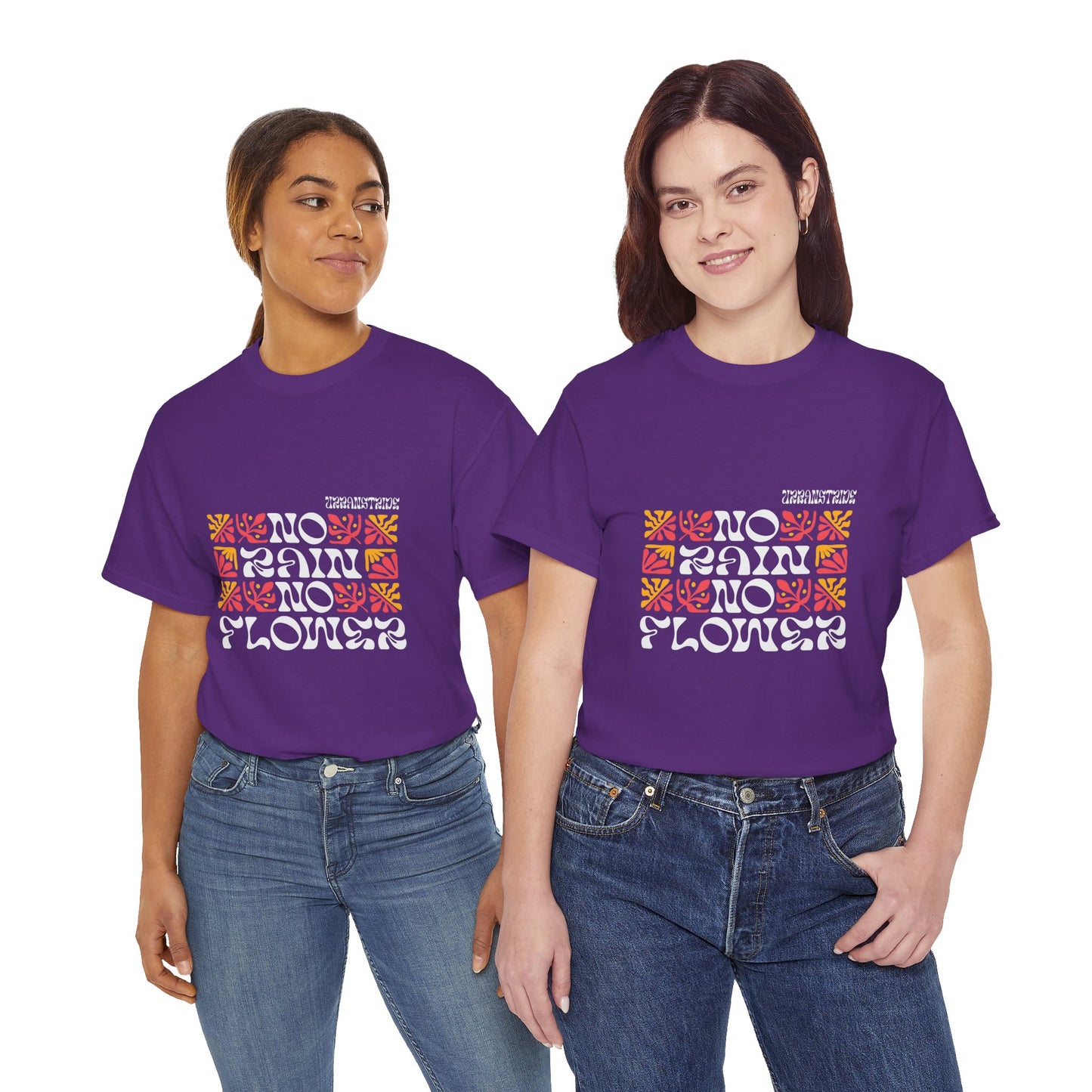 T-shirt con scritta "No rain no flowers"