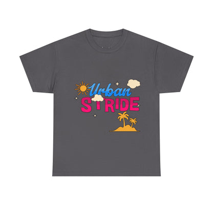 T-shirt con scritta "Urbanstride"al mare
