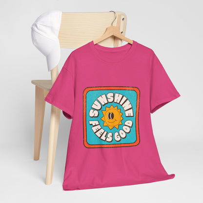 T-shirt con scritta "Sunshine feel good"