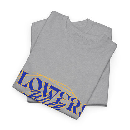 T-shirt con scritta "Flowers will growth beauty"