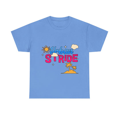 T-shirt con scritta "Urbanstride"al mare