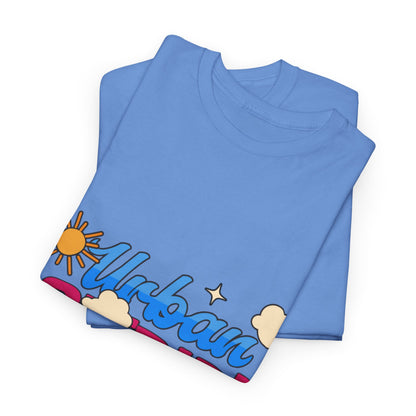 T-shirt con scritta "Urbanstride"al mare