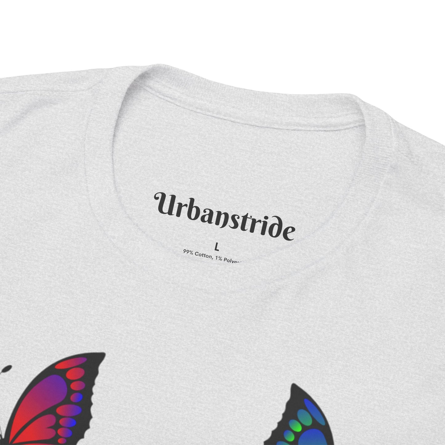 T-shirt con scritta "UrbanStride Butterfly Vibes