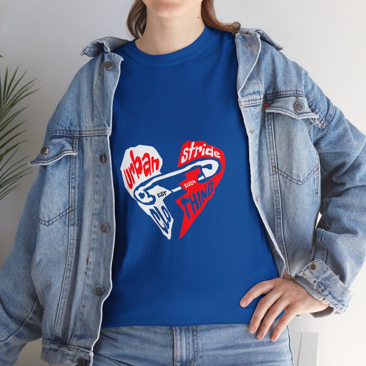 T-shirt con disegno cuore spezzato