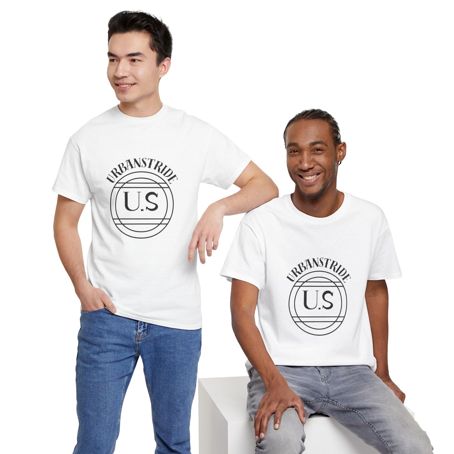 T-shirt con scritta "urbanstride" centrale