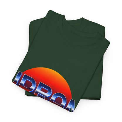 T-shirt con scritta "urbanstride" soleggiata