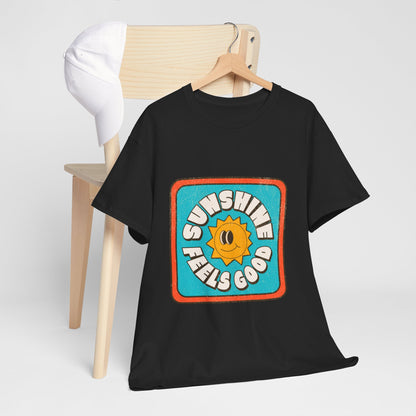 T-shirt con scritta "Sunshine feel good"