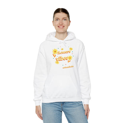 Felpa con scritta "Flowers vibes"