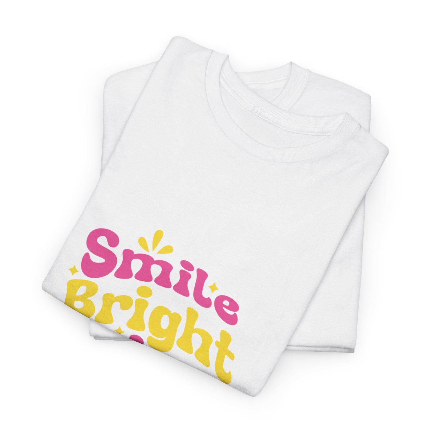 T-shirt con scritta "Smile bright shine always"