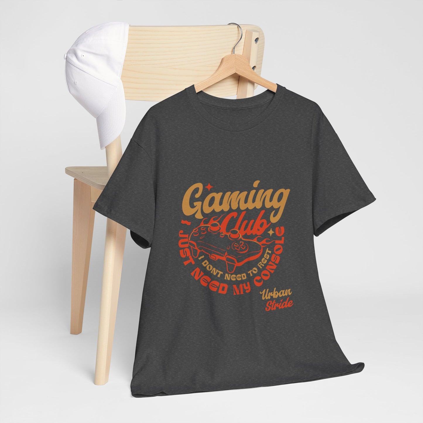 T-shirt con scritta “Gaming Club – I Just Need My Console”