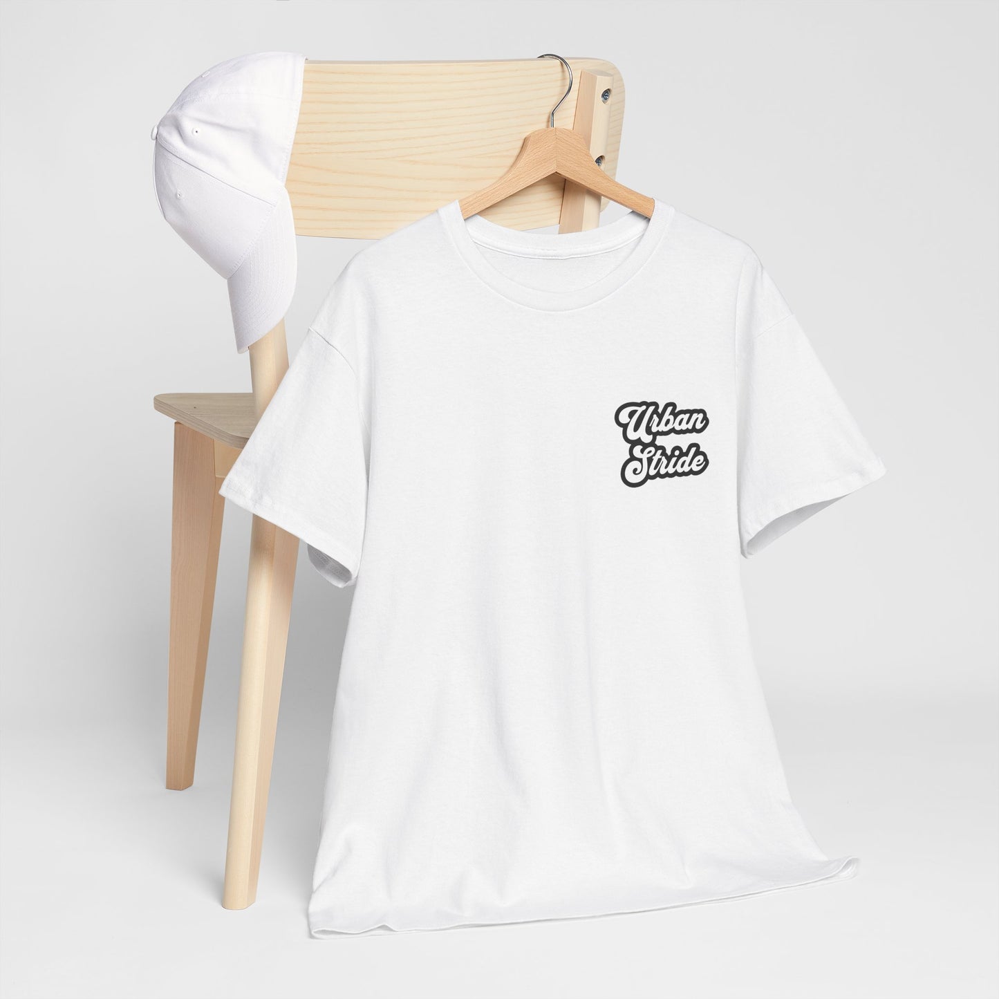 T-shirt con scritta "urbanstride " stile firma