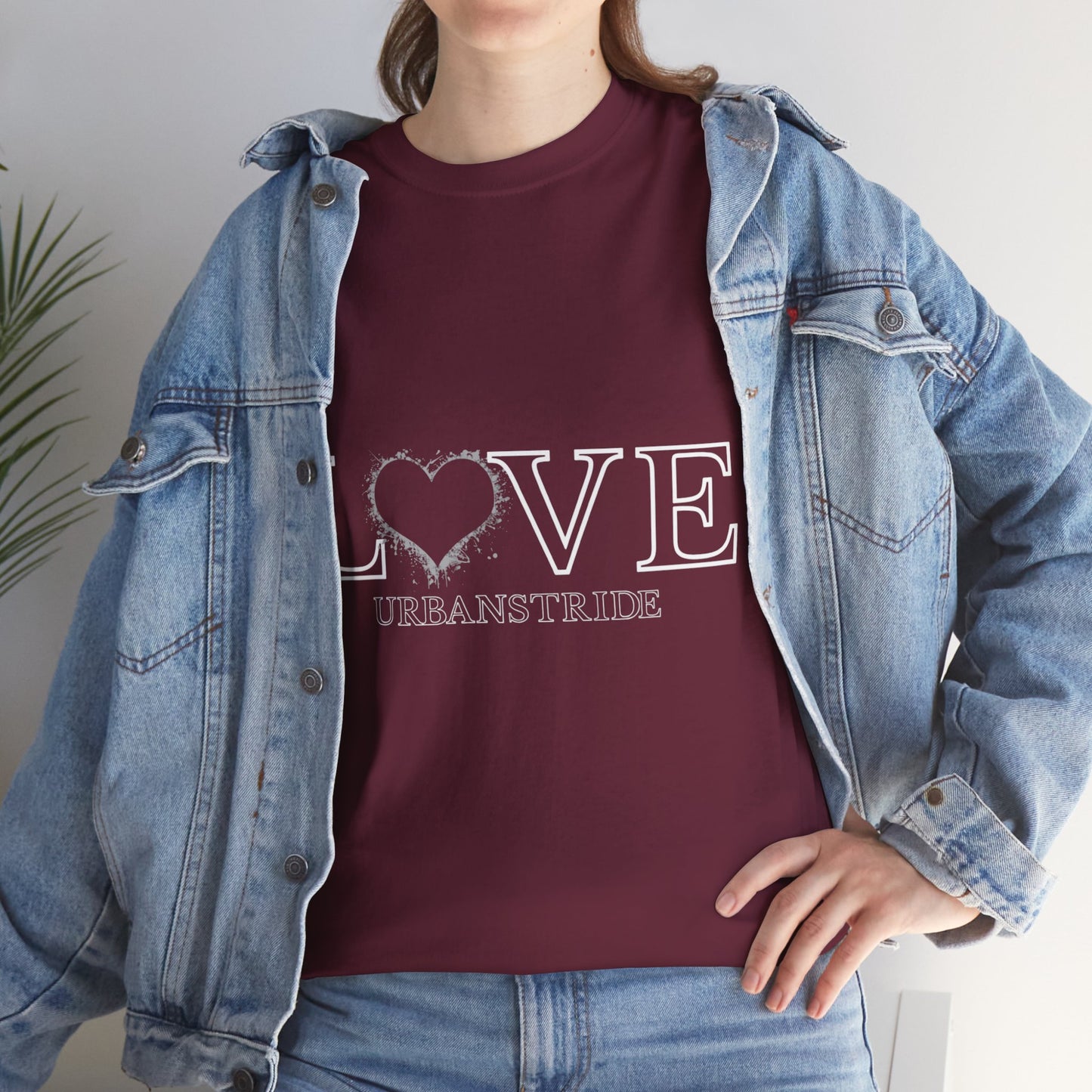 T-shirt con scritta “LOVE urbanstride"