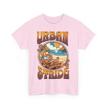 T-shirt con scritta "Urbanstride" e cane