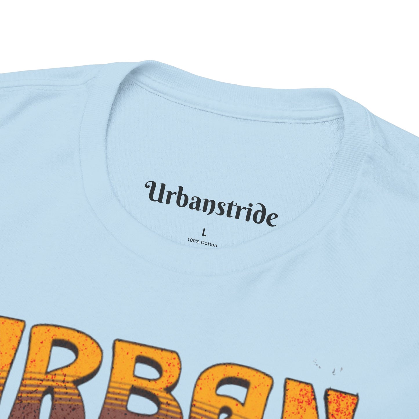T-shirt con scritta "Urbanstride" e cane