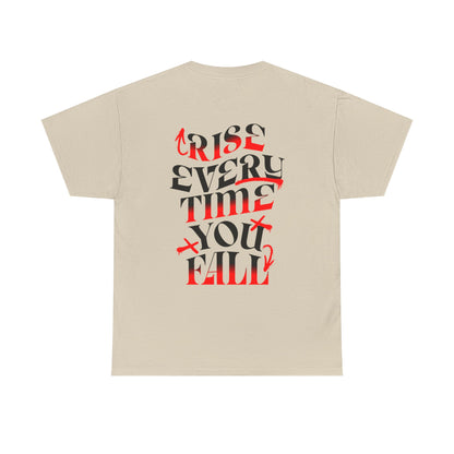 T-shirt con scritta "Rise every time you fall"