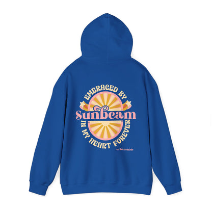 Felpa con scritta "Sunbeam embraced by in my heart forever"