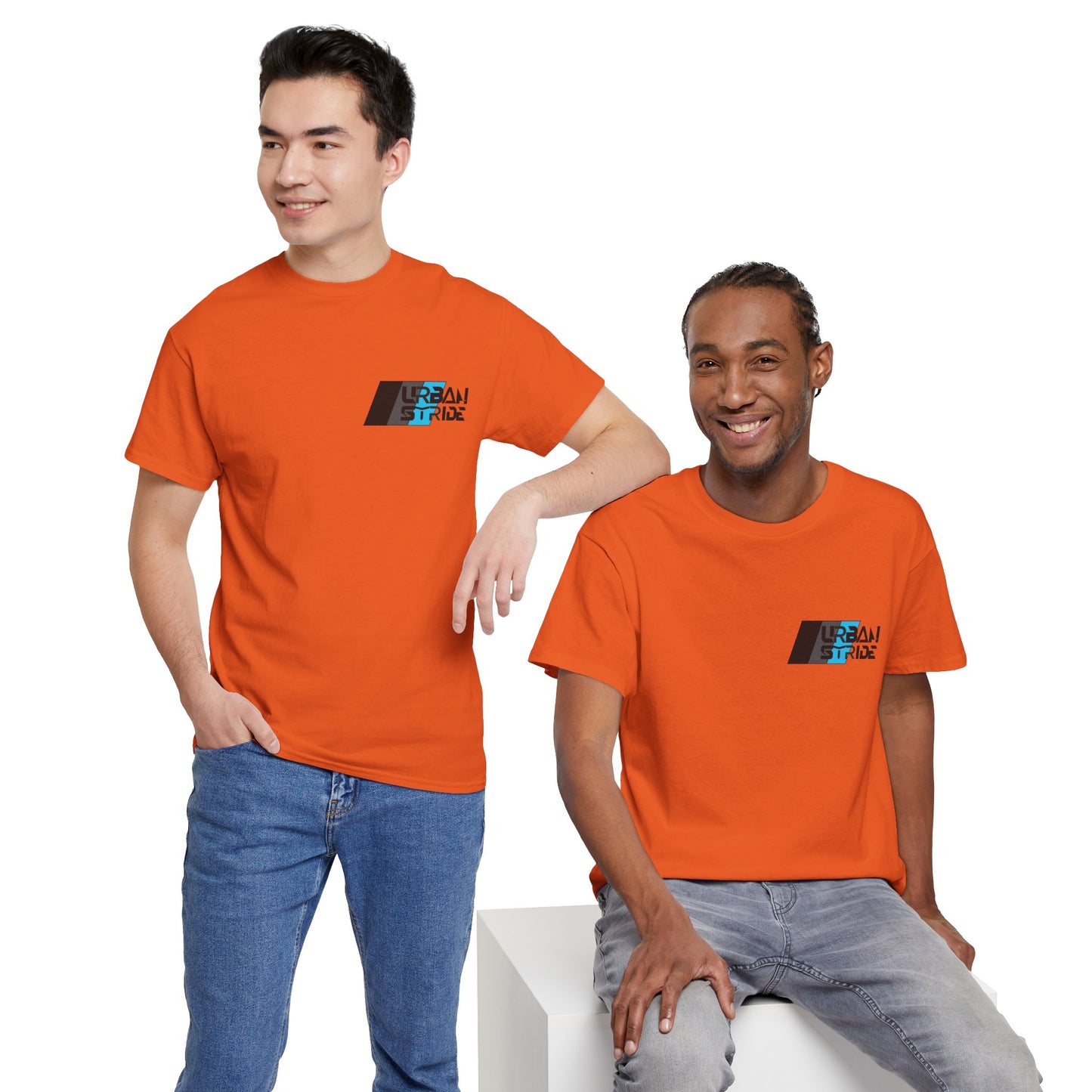 T-shirt con scritta "urbanstride " stile sportivo