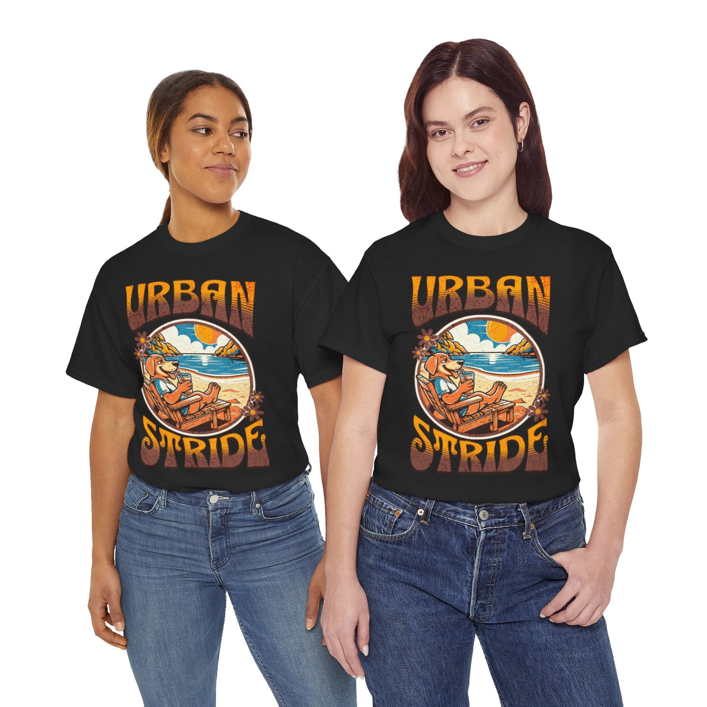 T-shirt con scritta "Urbanstride" e cane
