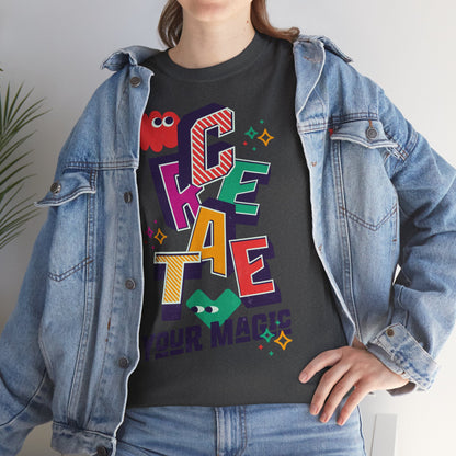 T-shirt con scritta "Create your magic"