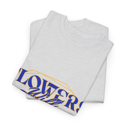 T-shirt con scritta "Flowers will growth beauty"