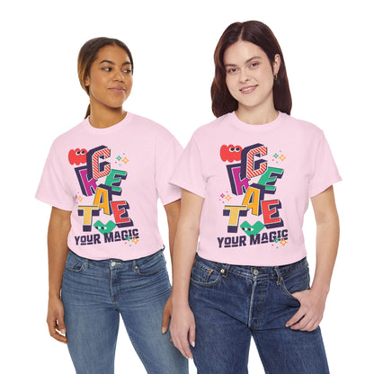 T-shirt con scritta "Create your magic"