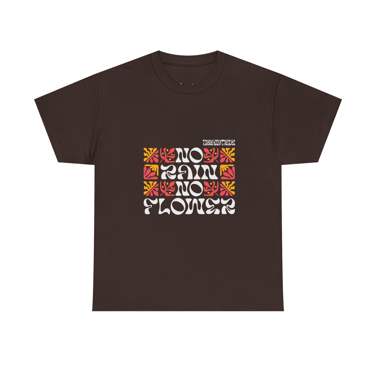 T-shirt con scritta "No rain no flowers"