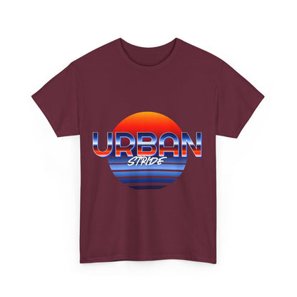 T-shirt con scritta "urbanstride" soleggiata