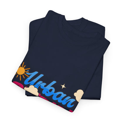 T-shirt con scritta "Urbanstride"al mare