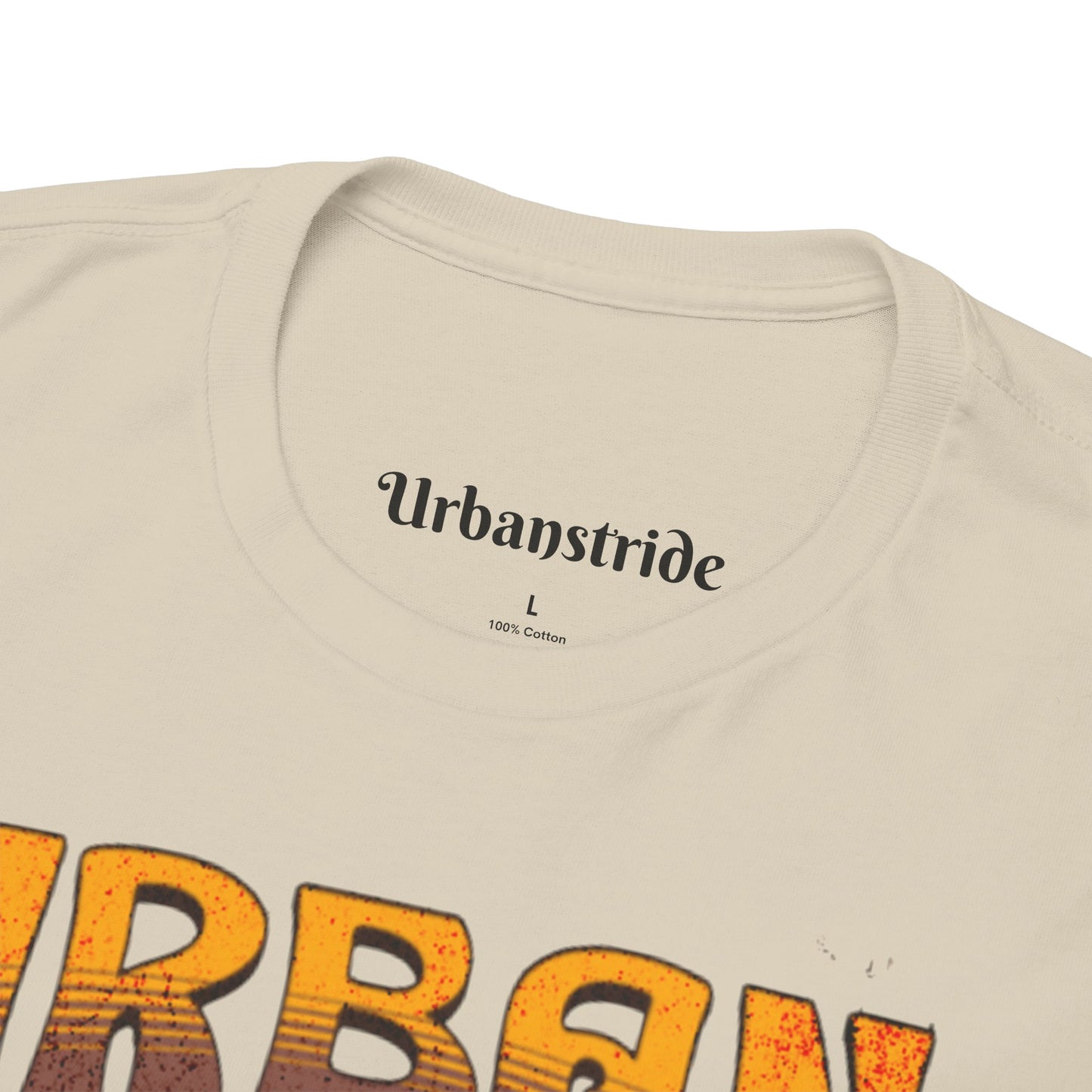 T-shirt con scritta "Urbanstride" e cane
