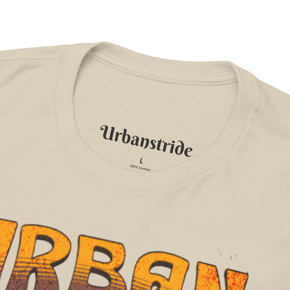 T-shirt con scritta "Urbanstride" e cane