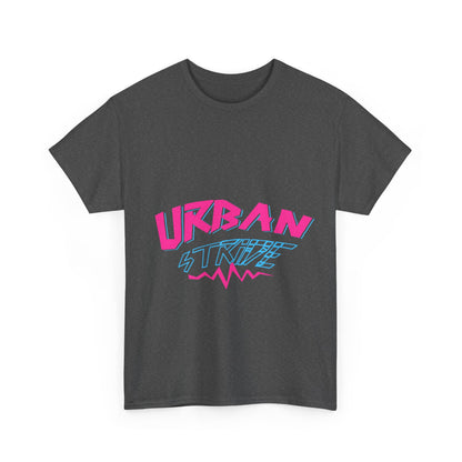 T-shirt con scritta "UrbanStride Neon Pulse"