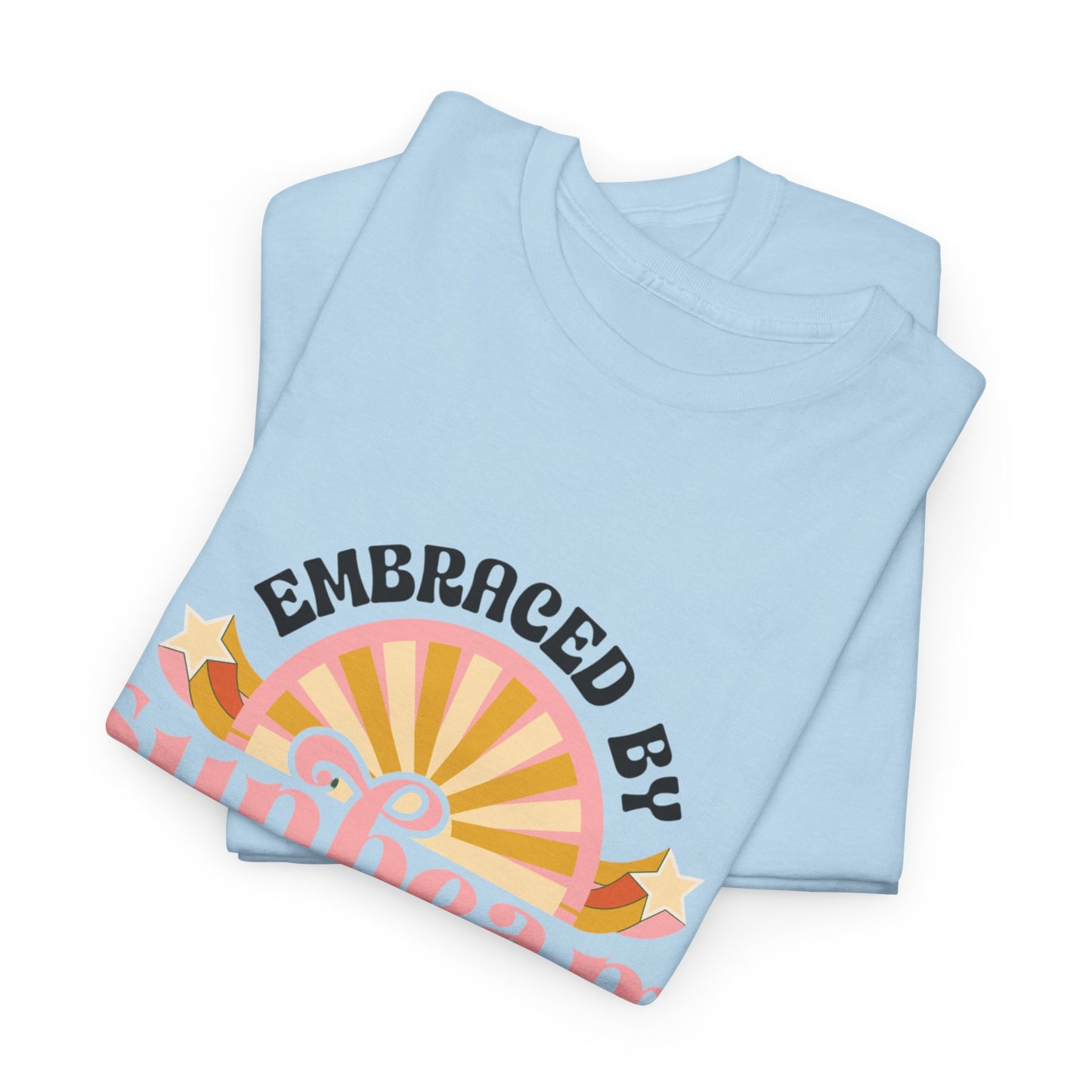 T-shirt con scritta "Embraced by sunbeam in my heart forever"