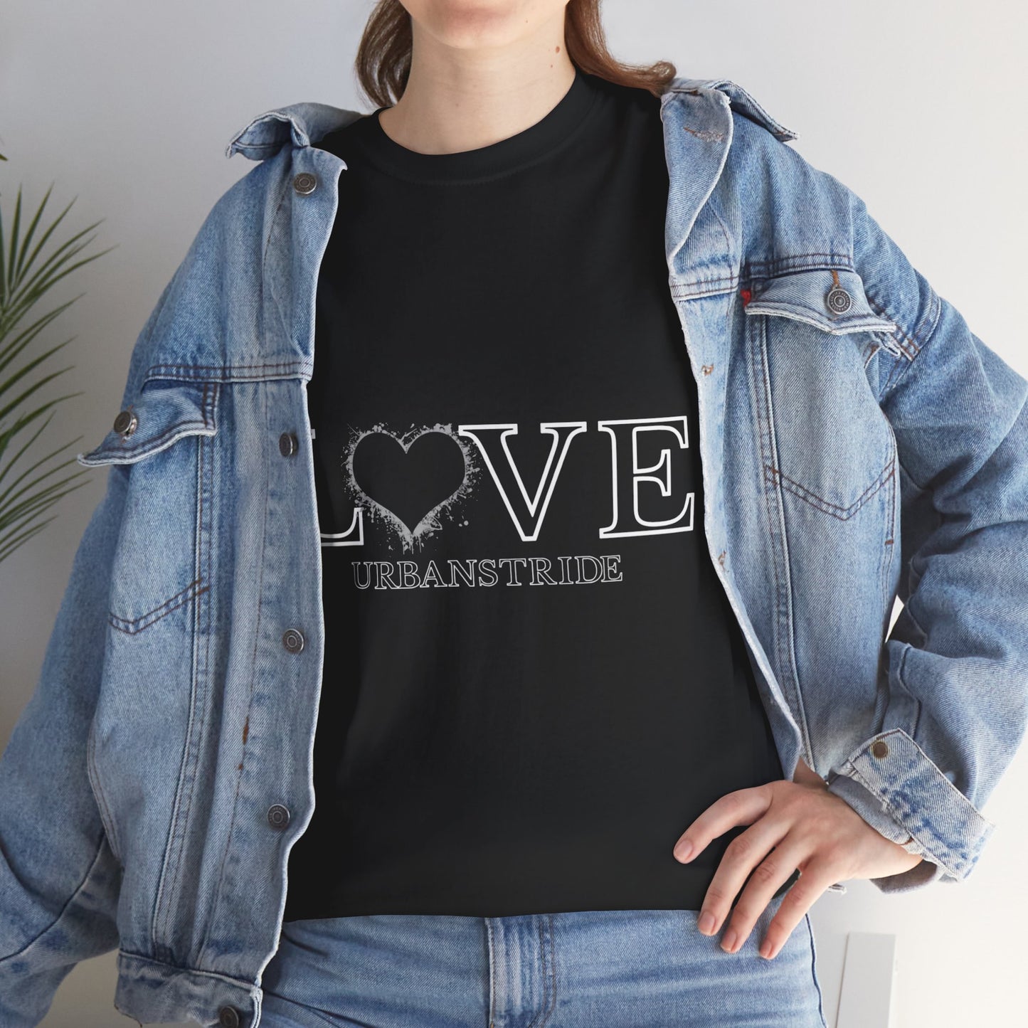 T-shirt con scritta “LOVE urbanstride"