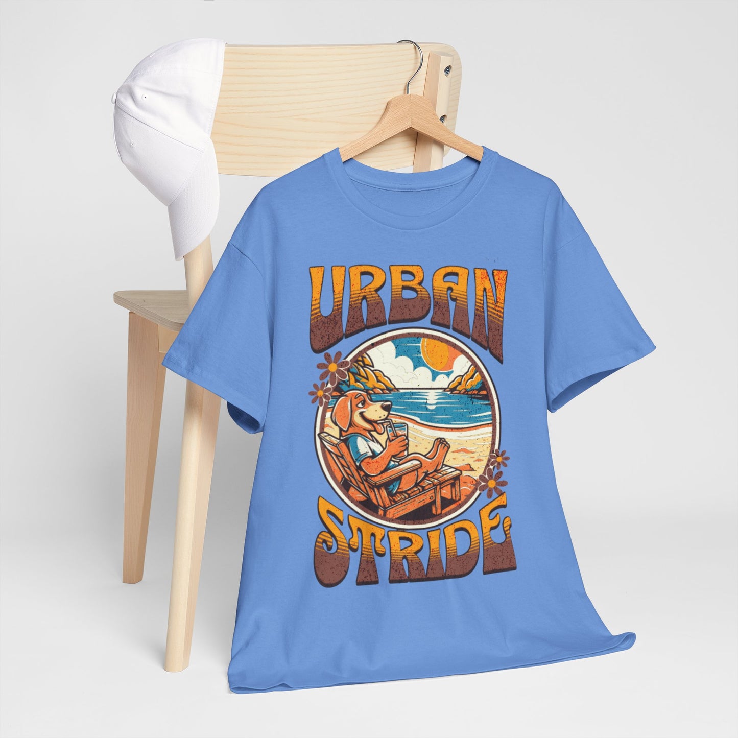 T-shirt con scritta "Urbanstride" e cane