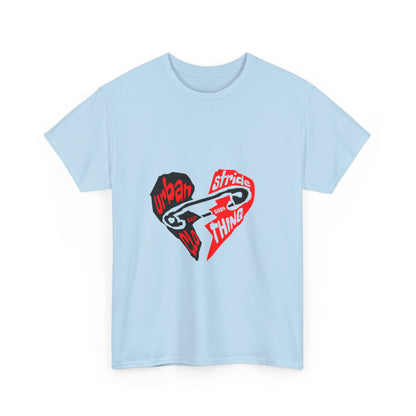 T-shirt con disegno cuore spezzato
