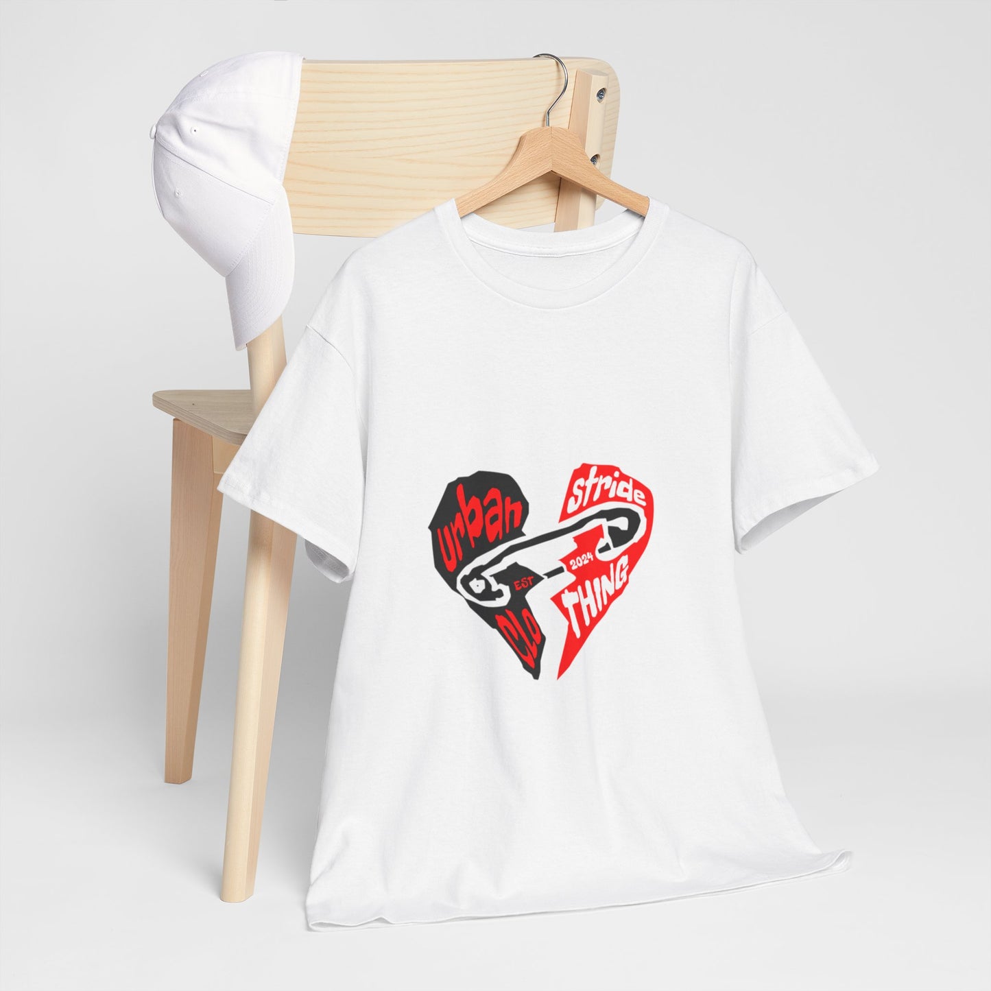 T-shirt con disegno cuore spezzato