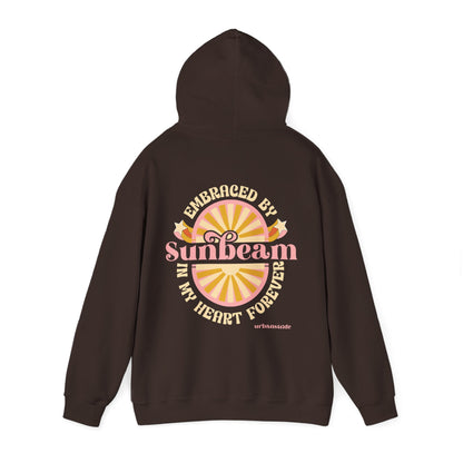 Felpa con scritta "Sunbeam embraced by in my heart forever"