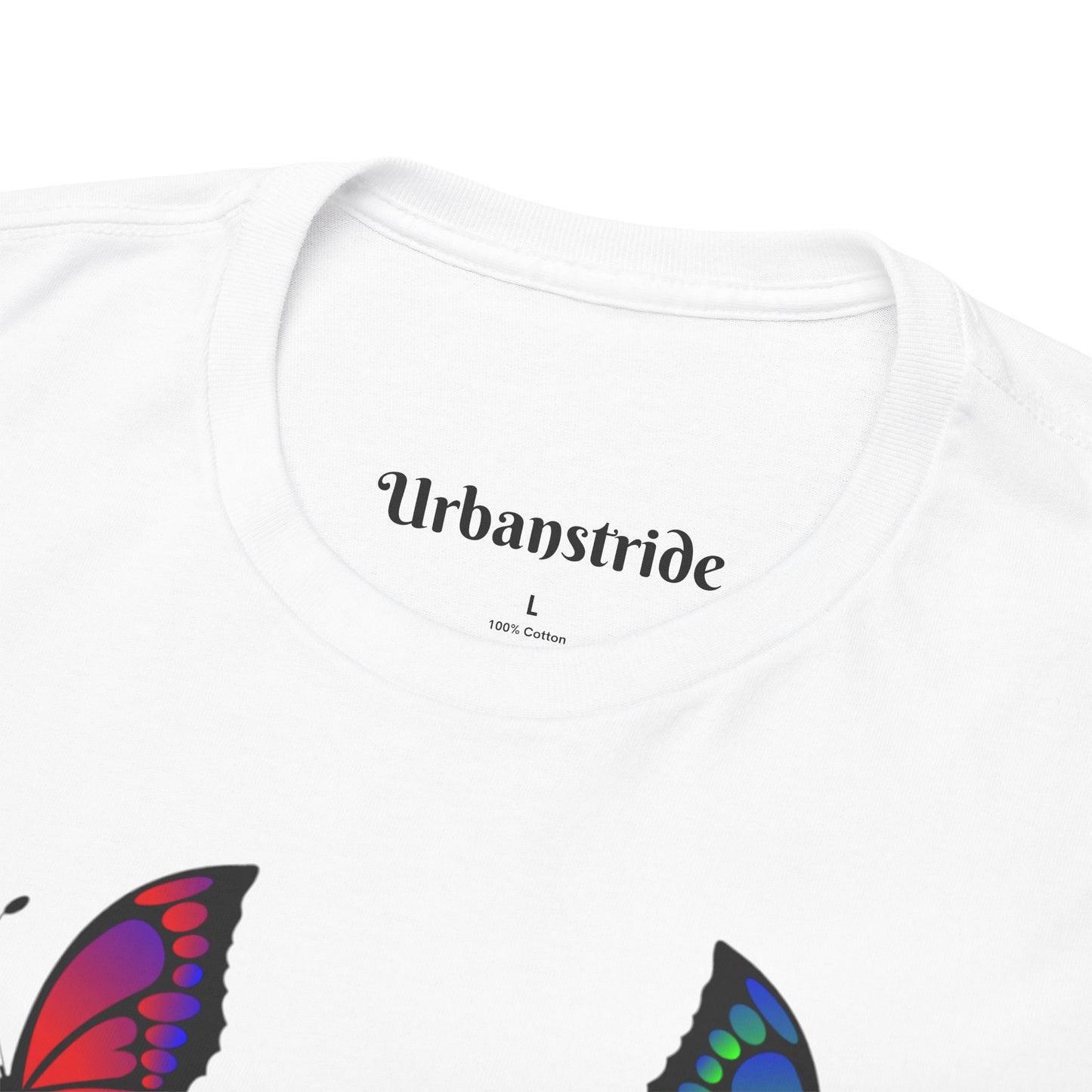 T-shirt con scritta "UrbanStride Butterfly Vibes