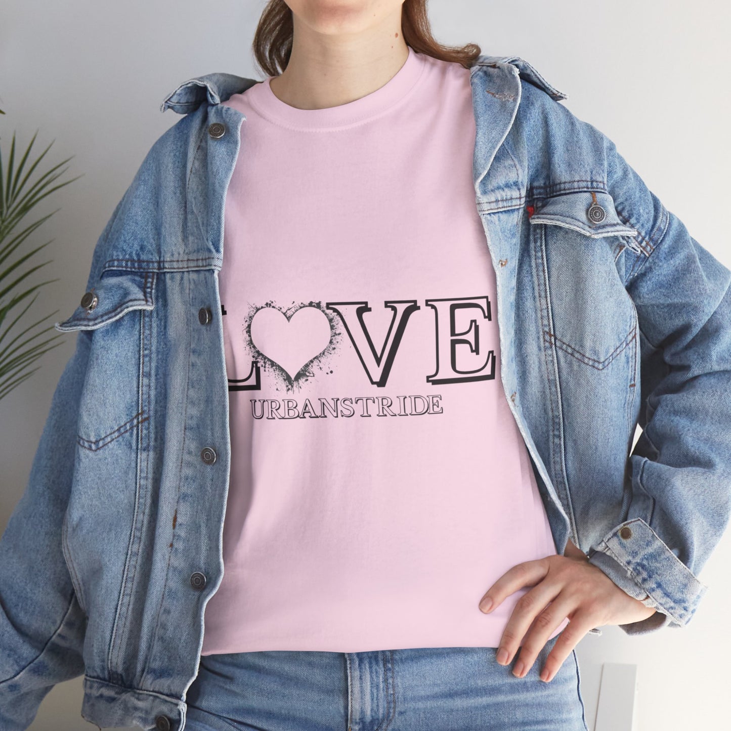 T-shirt con scritta “LOVE urbanstride"