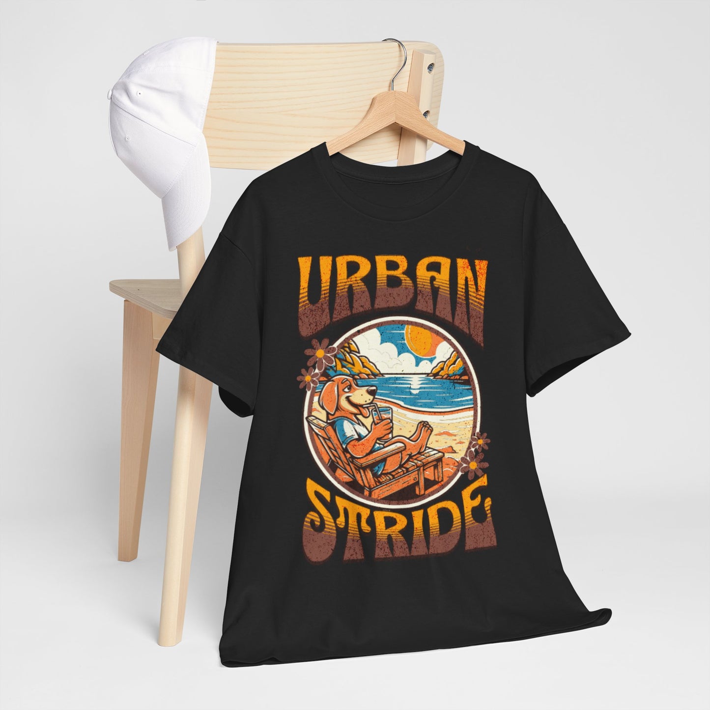 T-shirt con scritta "Urbanstride" e cane