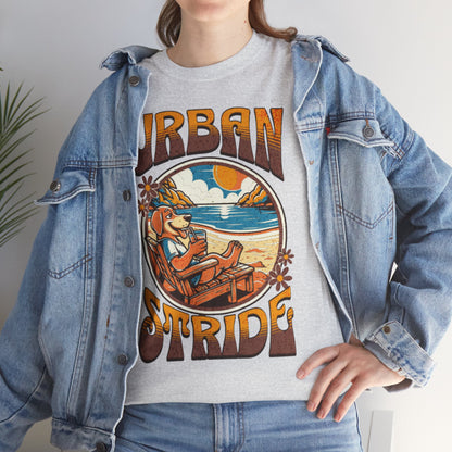 T-shirt con scritta "Urbanstride" e cane