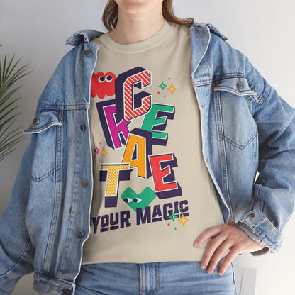 T-shirt con scritta "Create your magic"