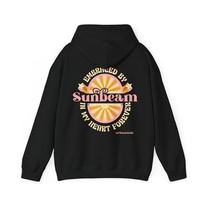 Felpa con scritta "Sunbeam embraced by in my heart forever"