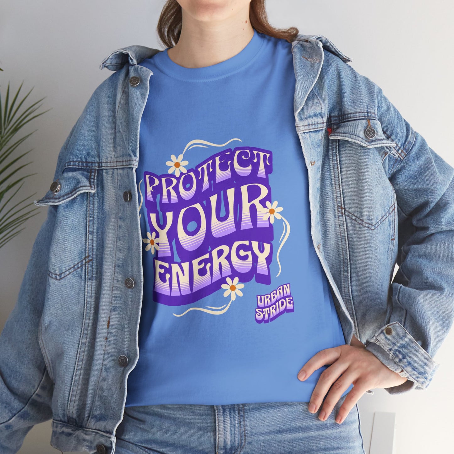 T-shirt con scritta "Protect your energy"