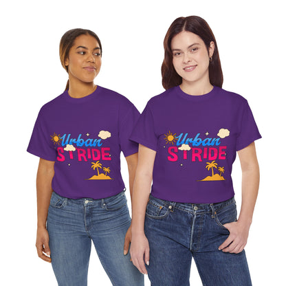 T-shirt con scritta "Urbanstride"al mare