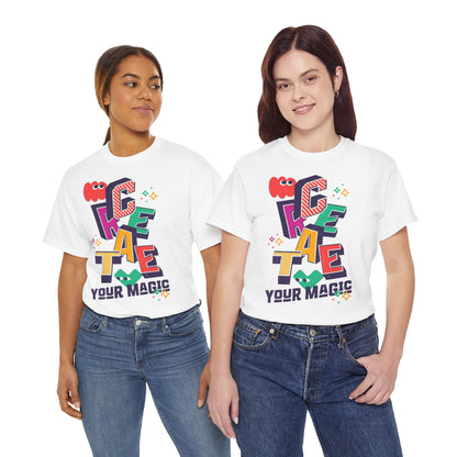 T-shirt con scritta "Create your magic"