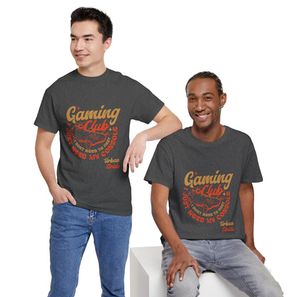 T-shirt con scritta “Gaming Club – I Just Need My Console”
